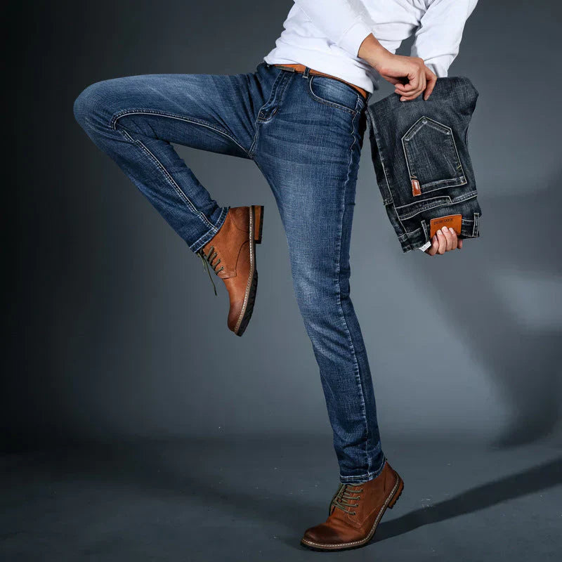 ANDREA | JEANS STRETCH A TAGLIO AFFUSOLATO