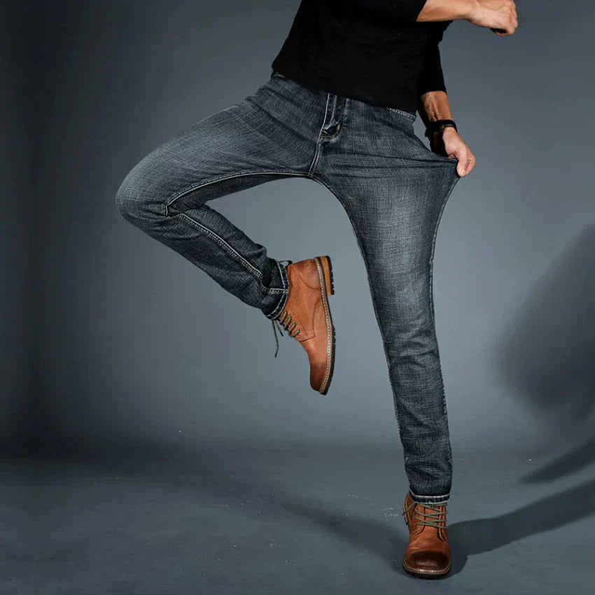 ANDREA | JEANS STRETCH A TAGLIO AFFUSOLATO