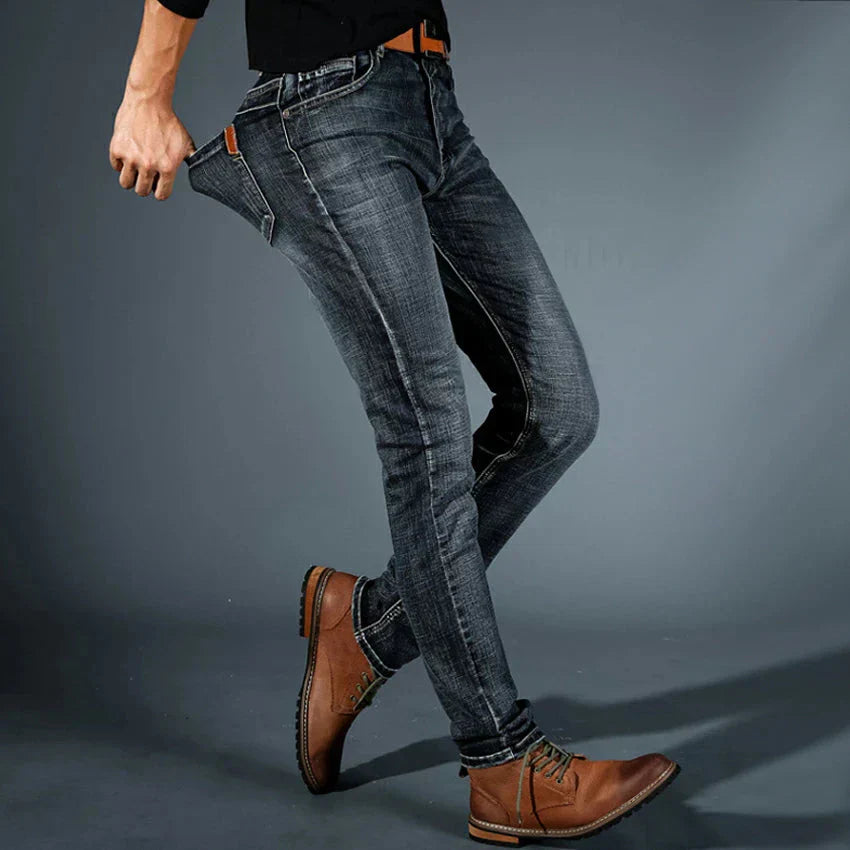ANDREA | JEANS STRETCH A TAGLIO AFFUSOLATO