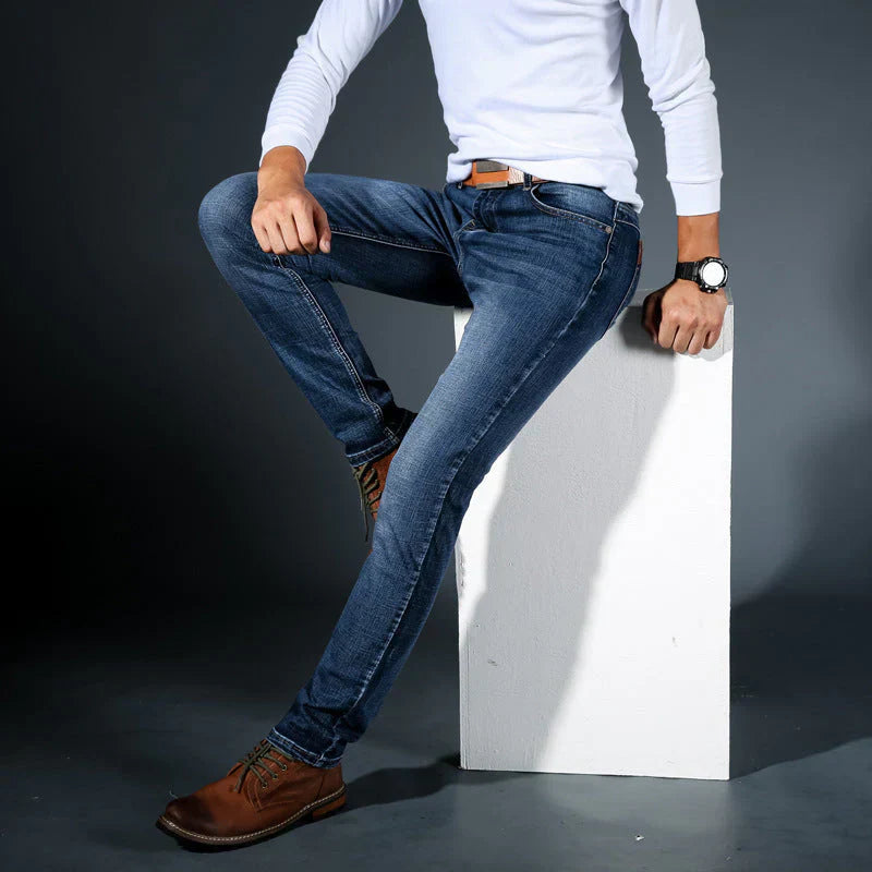 ANDREA | JEANS STRETCH A TAGLIO AFFUSOLATO