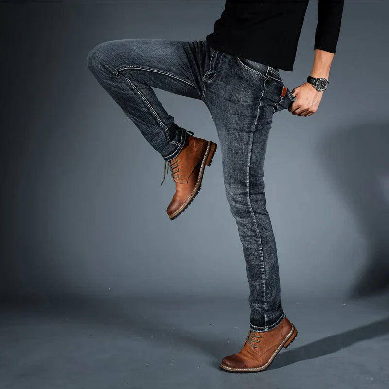 ANDREA | JEANS STRETCH A TAGLIO AFFUSOLATO